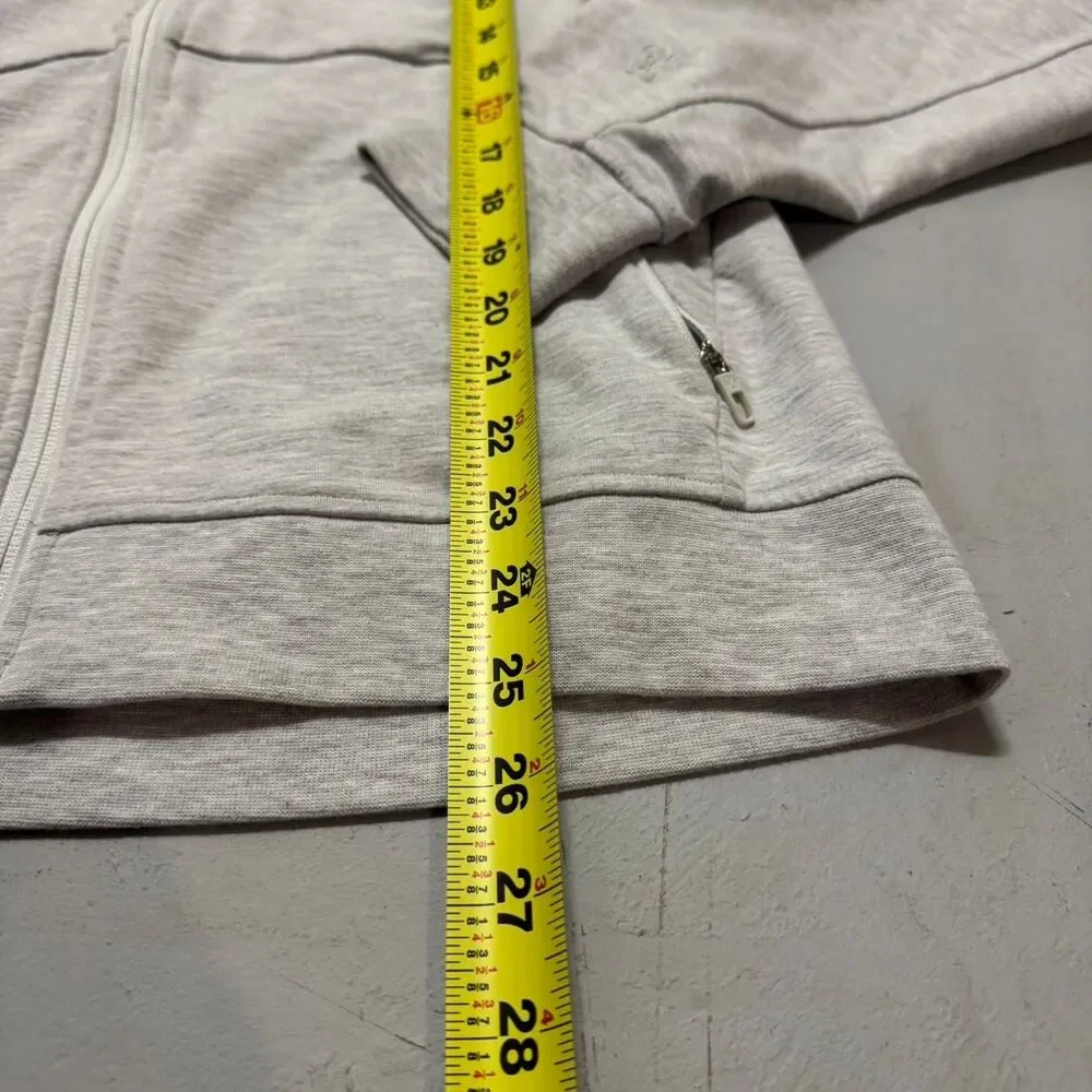 Lululemon Women's Grey and White Hoodie